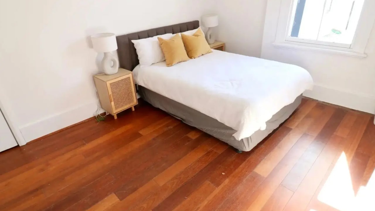 Room in a share house