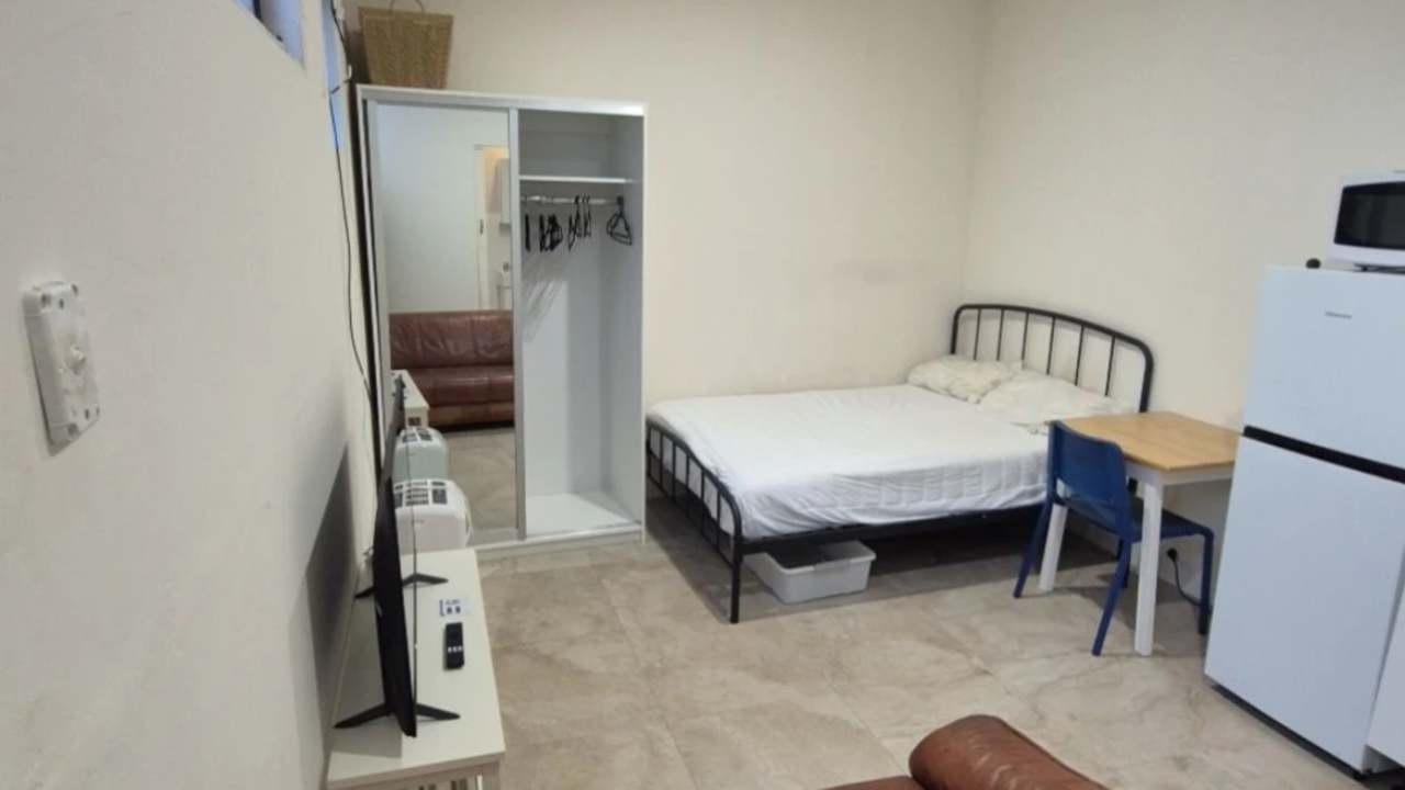 Furnished room studio flat for rent