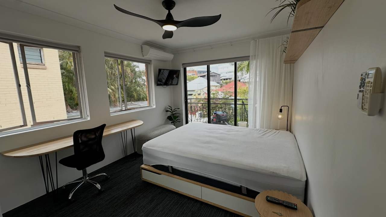 Furnished room in a share house