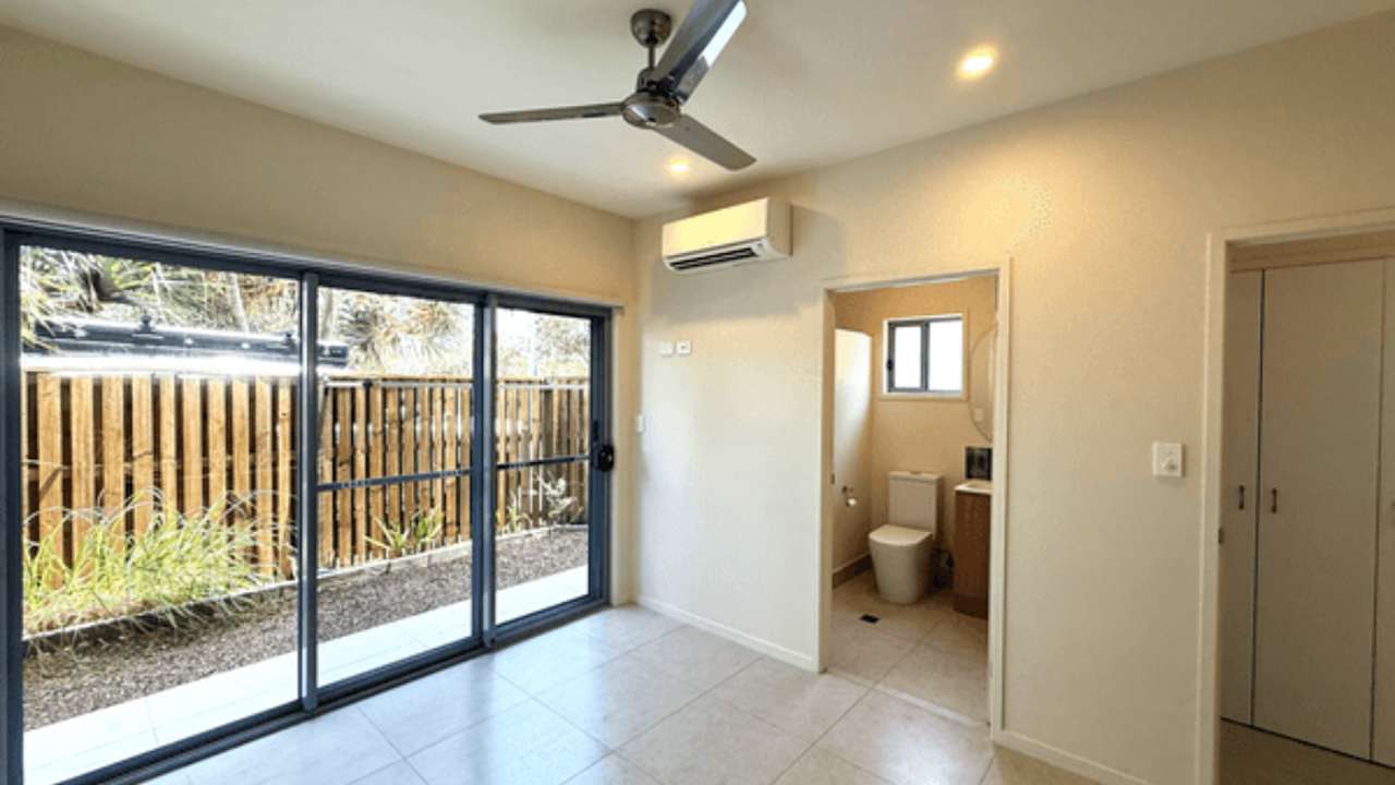 Unfurnished room with own bathroom