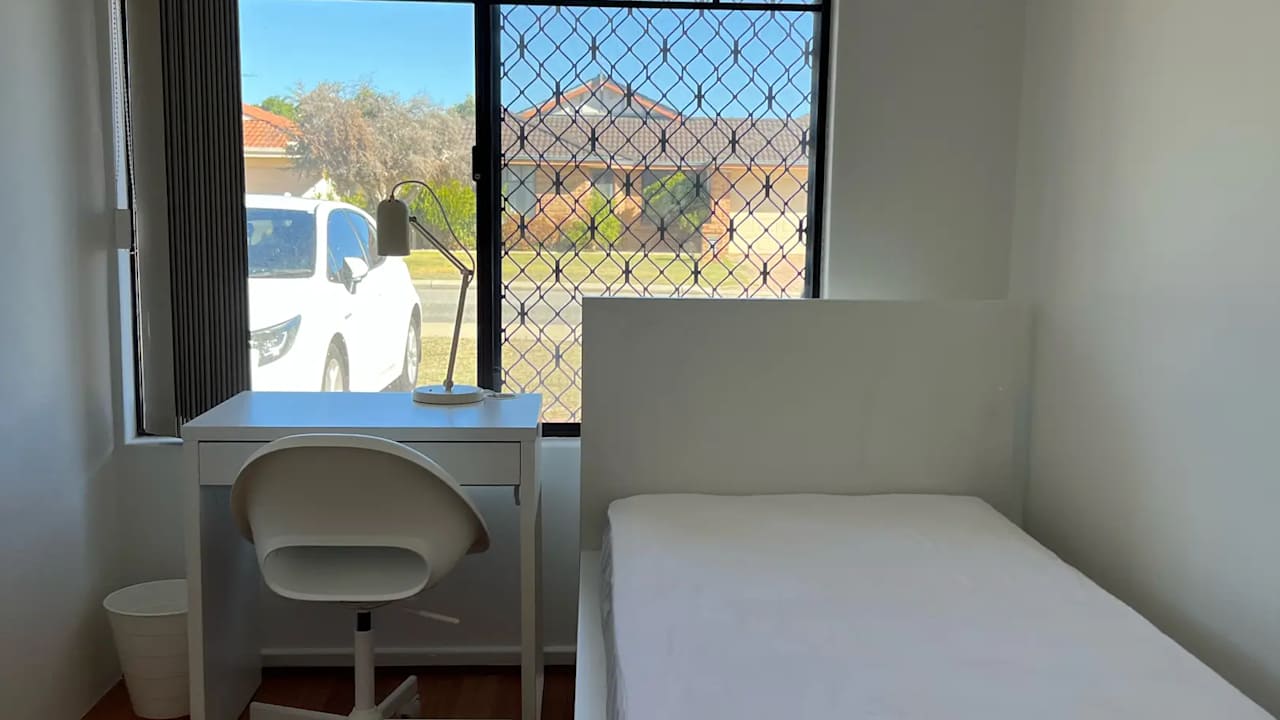 Furnished room in a share house