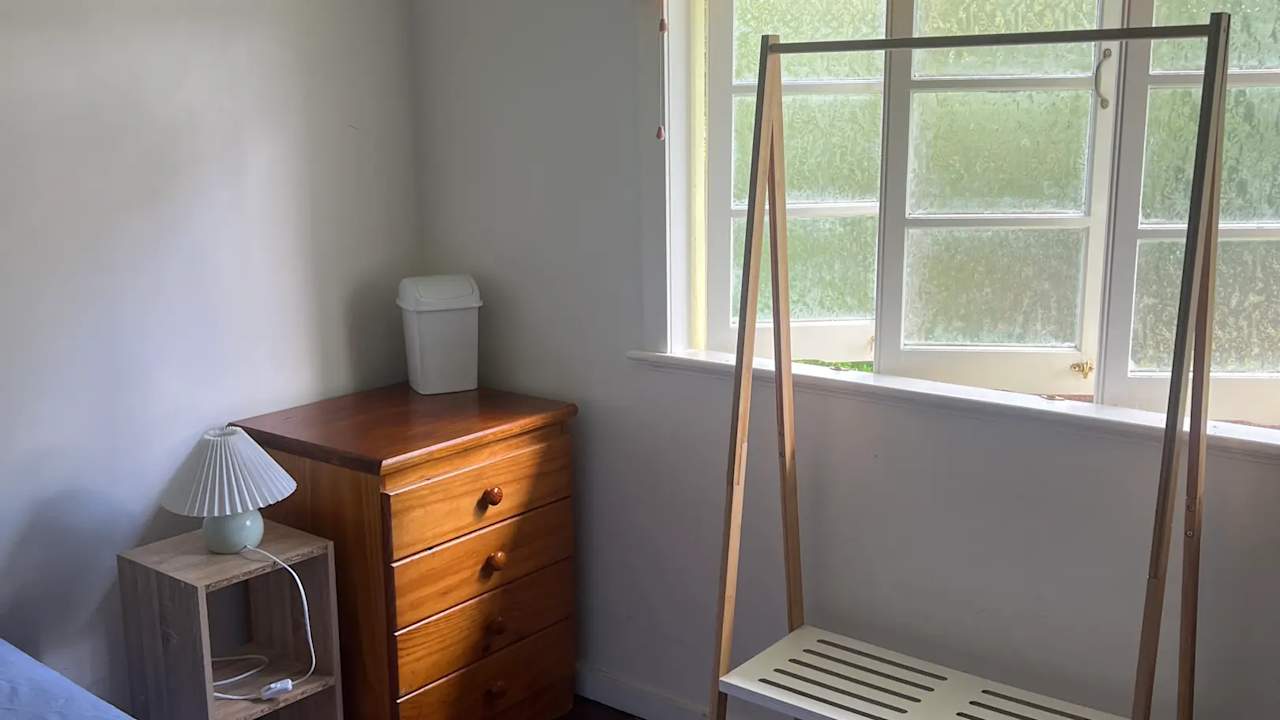 Room in a share house