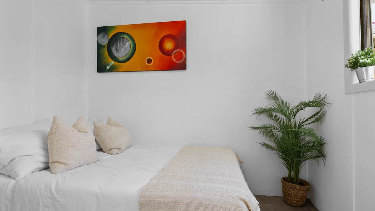 Furnished room in a share house