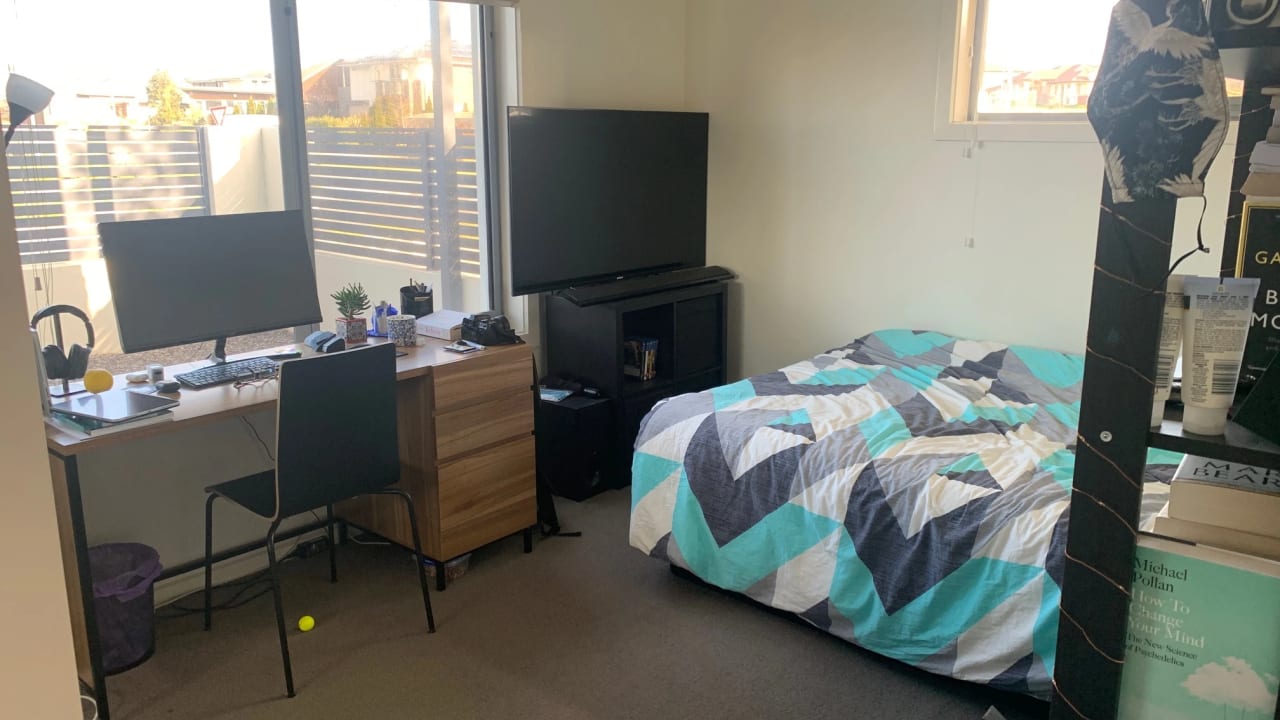 Unfurnished room with own bathroom