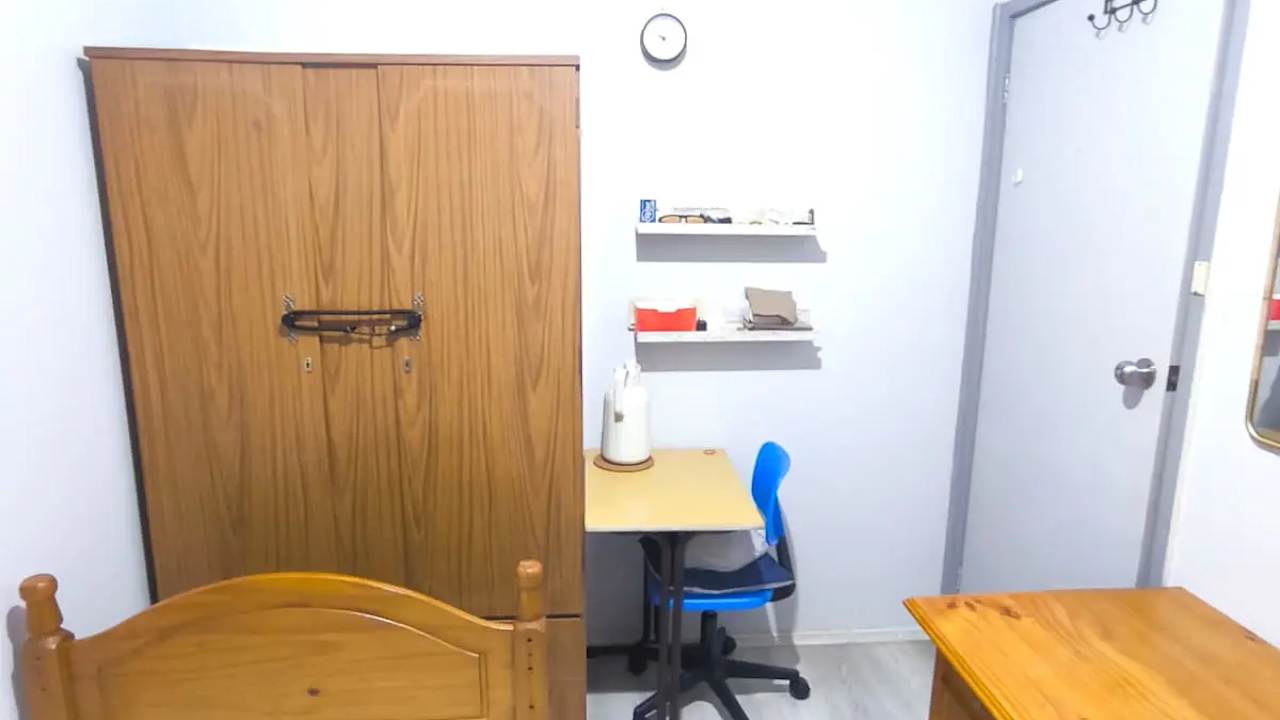 Room in a share house