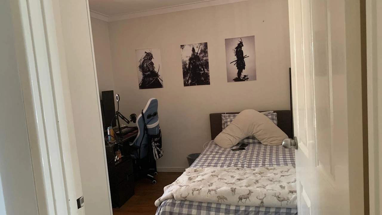 Furnished room in a share house