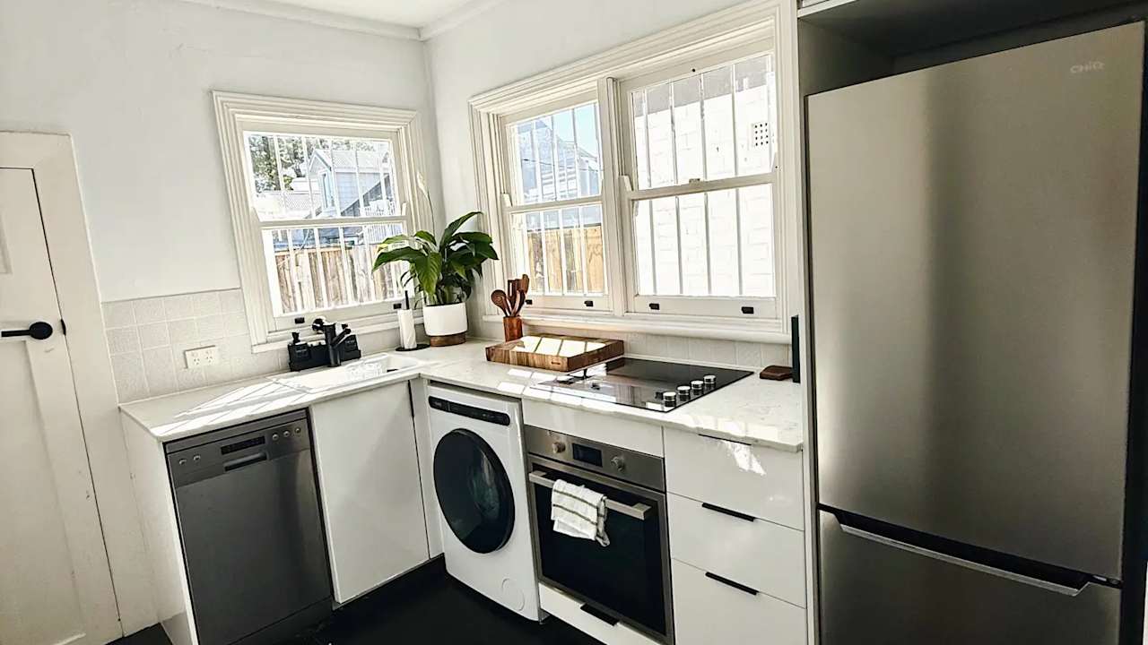 Room in a share house