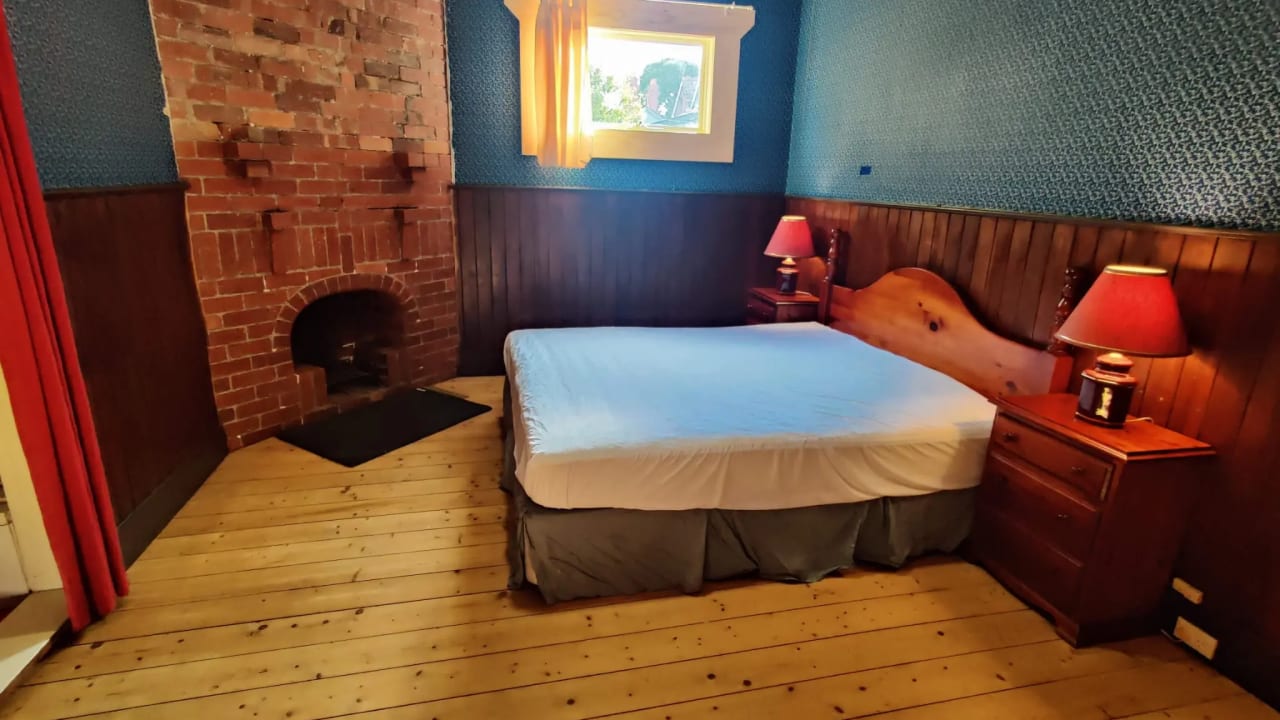 Room with ensuite in a share house
