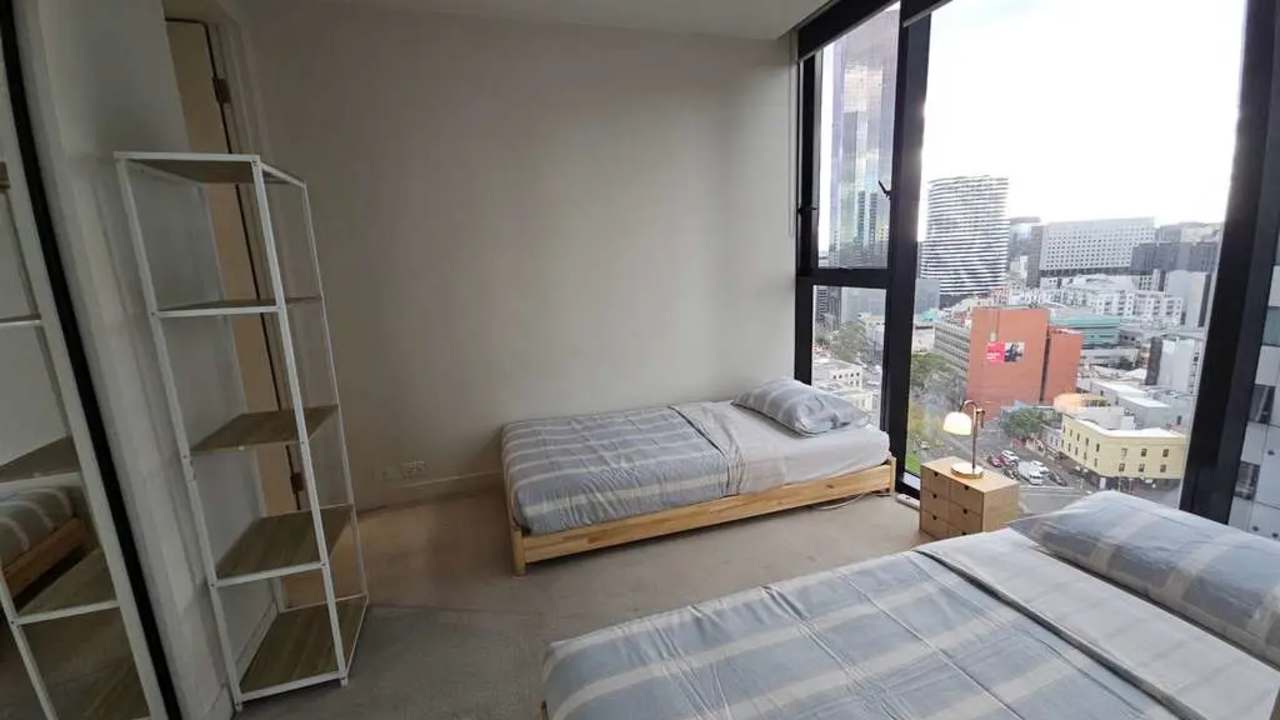 Furnished room with ensuite in a flatshare