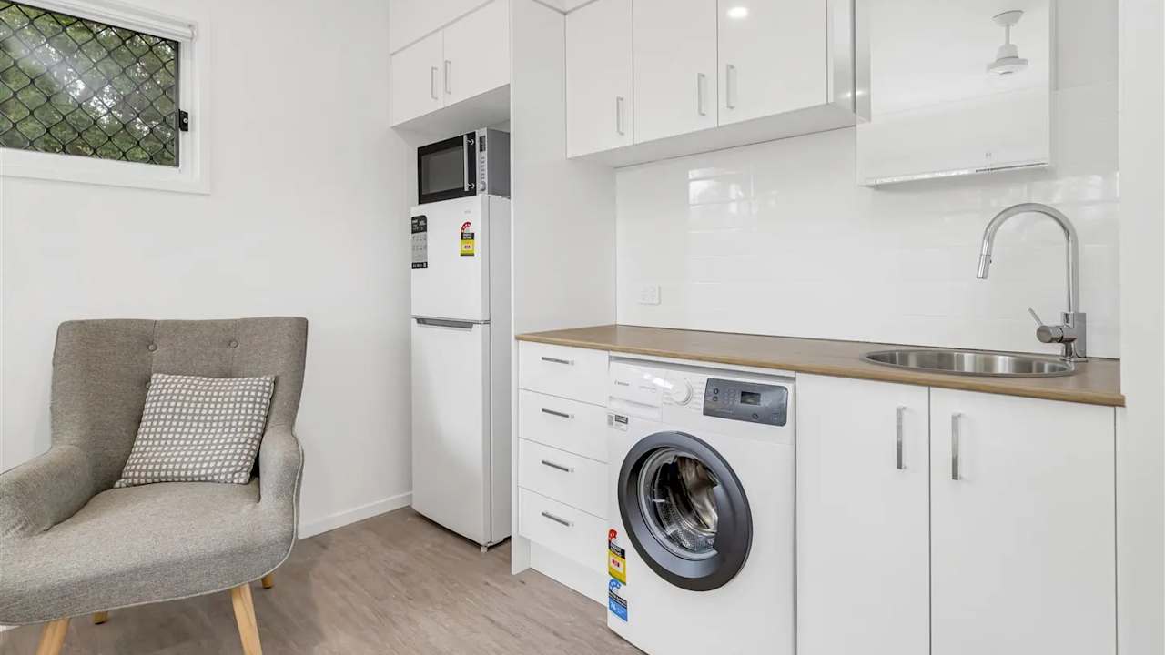 Furnished room studio flat for rent