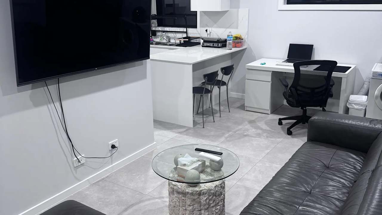 Furnished room with own bathroom