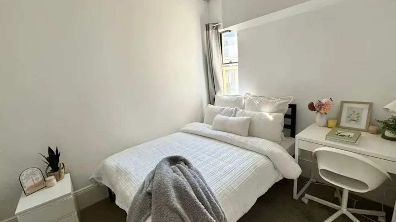 Furnished room with own bathroom