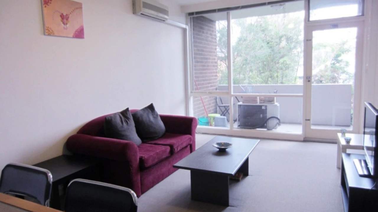 Furnished room in a flatshare