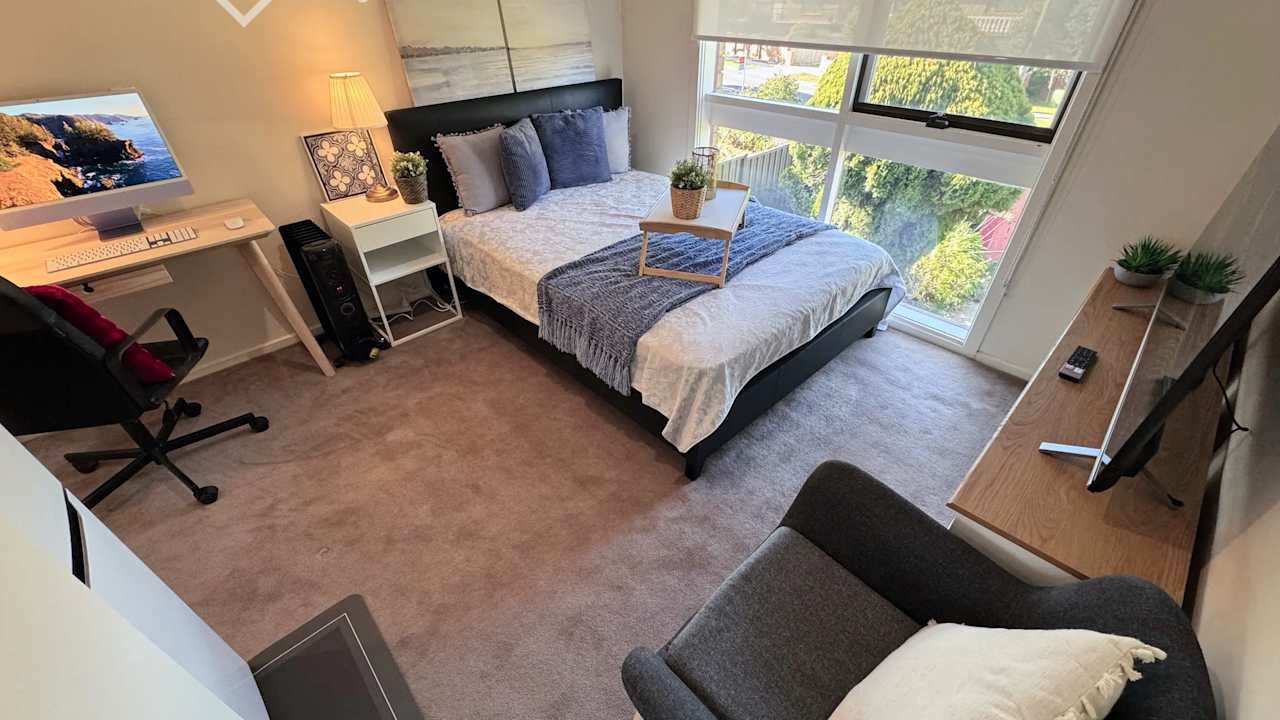 Furnished room in a share house