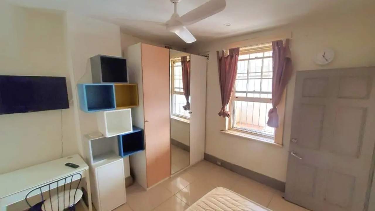 Furnished room in a share house