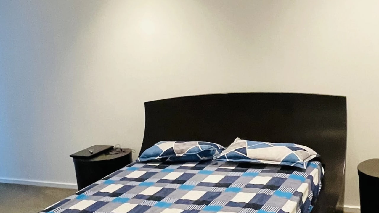Furnished room with ensuite in a flatshare