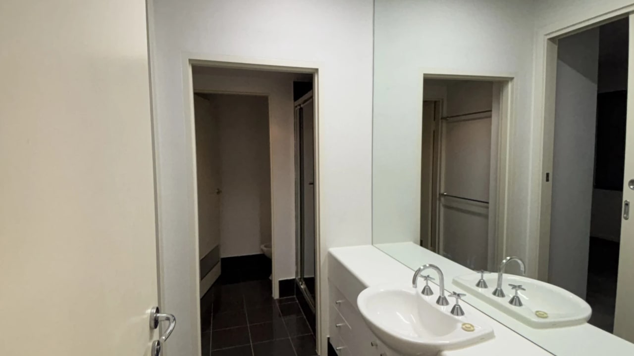Whole property with 2 rooms for rent