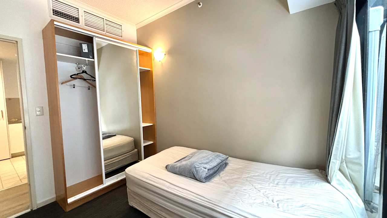 Furnished room in a flatshare