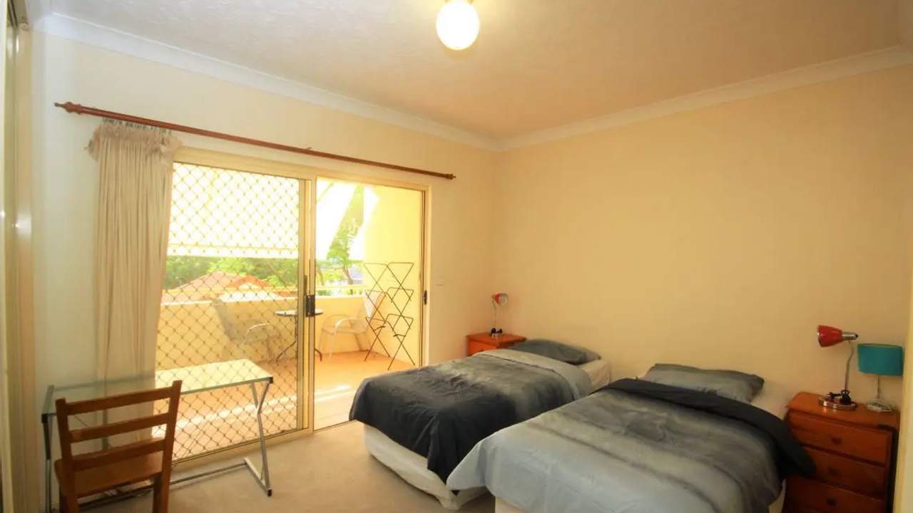 Furnished room with ensuite in a flatshare