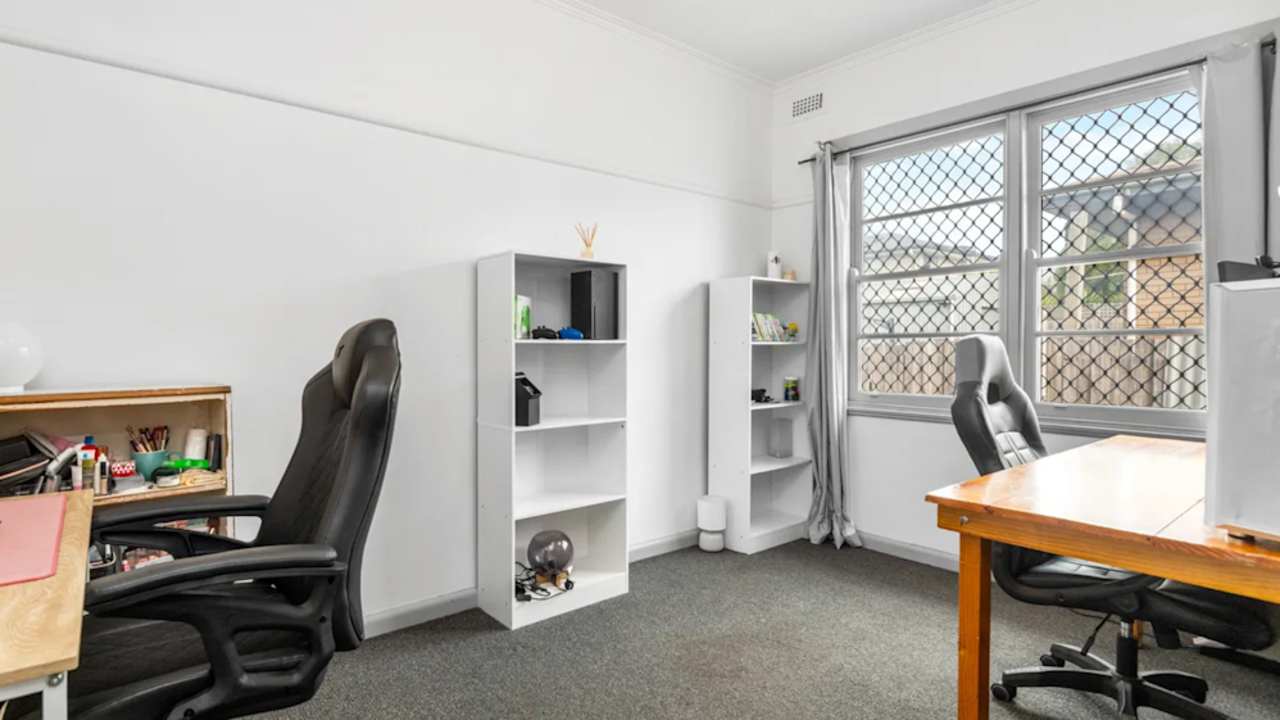 Whole property with 3 rooms for rent