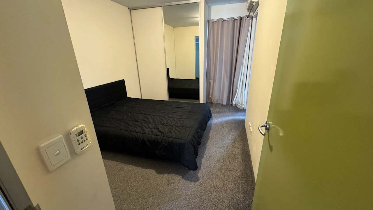 Furnished room with ensuite in a flatshare