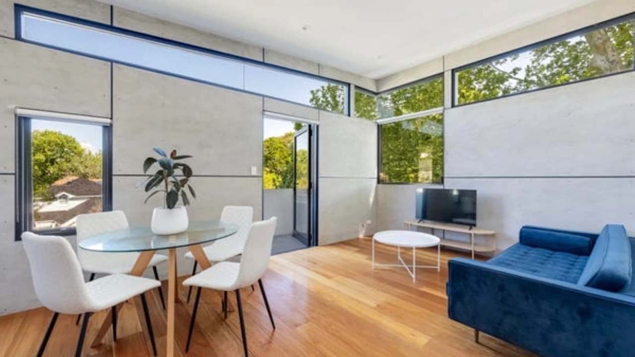 Unfurnished room with ensuite in a flatshare