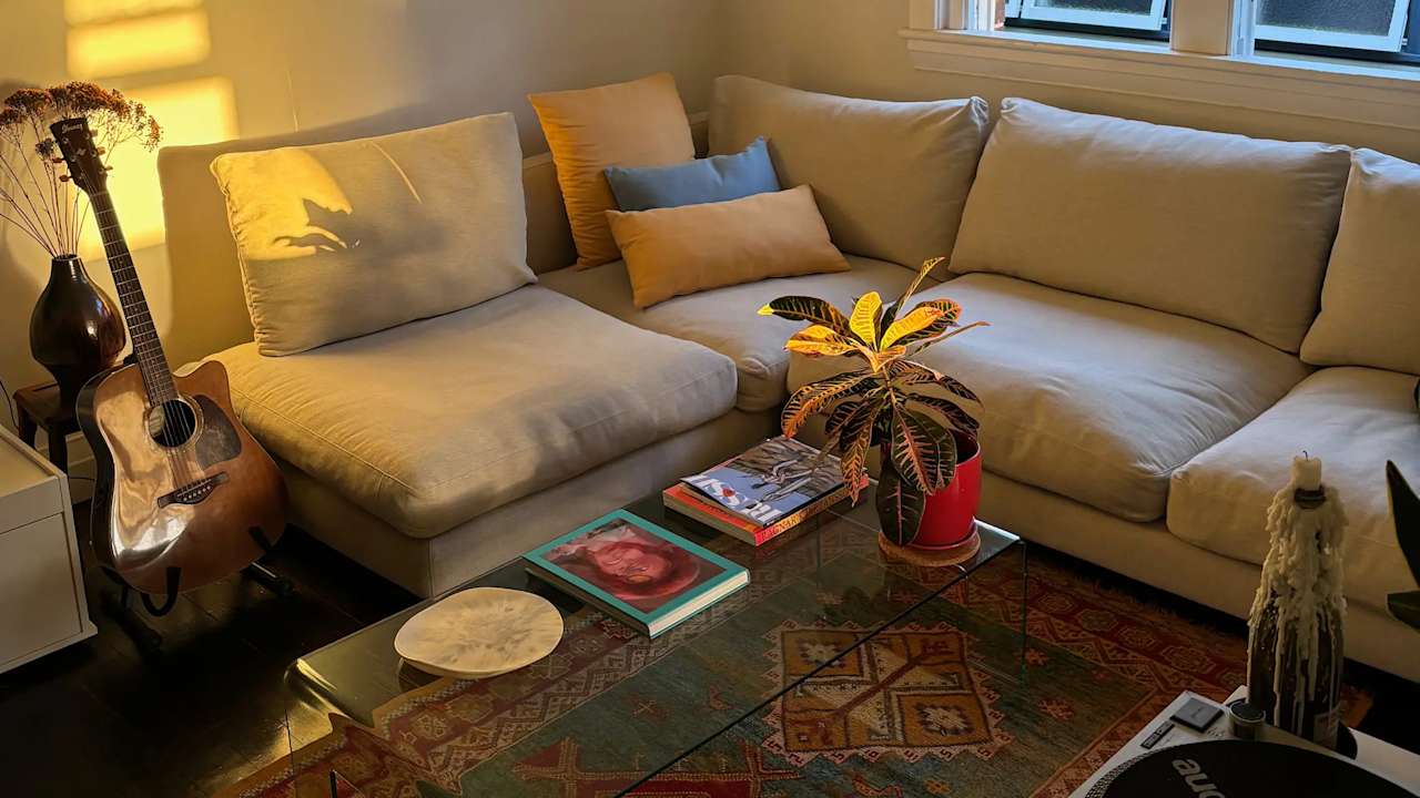 Furnished room in a flatshare