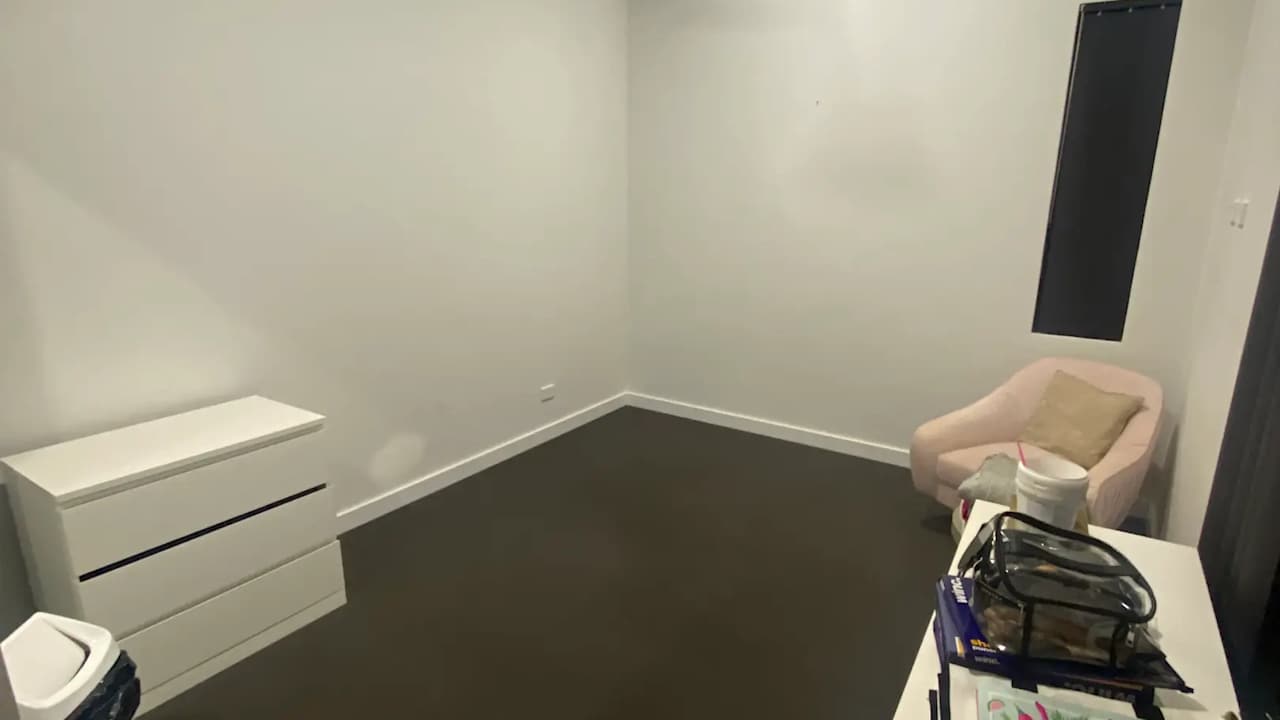 Unfurnished room with own bathroom