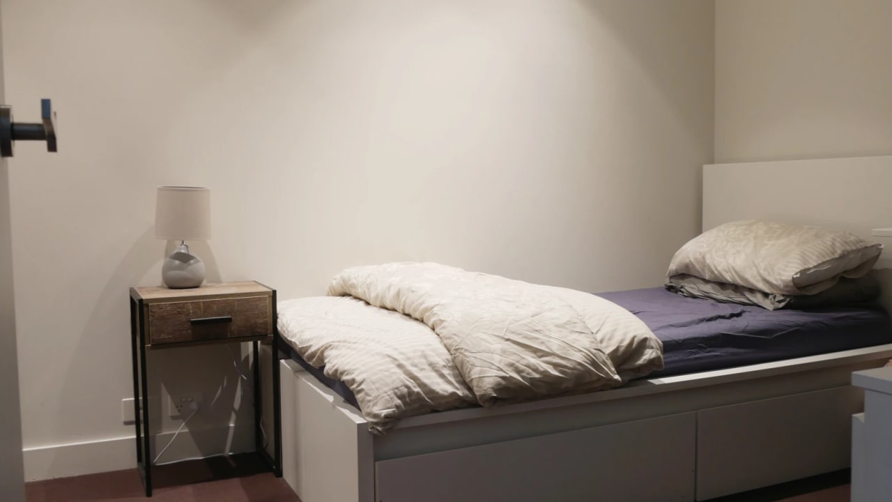 Furnished room in a flatshare