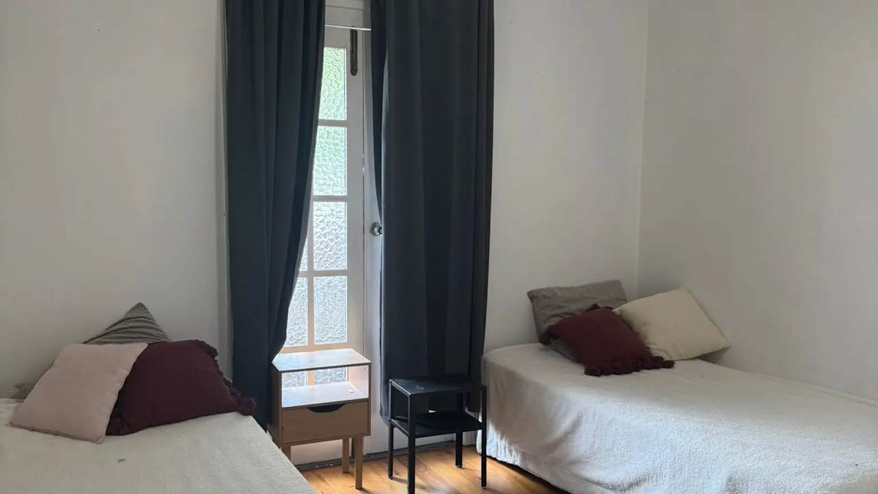 Furnished room in a share house