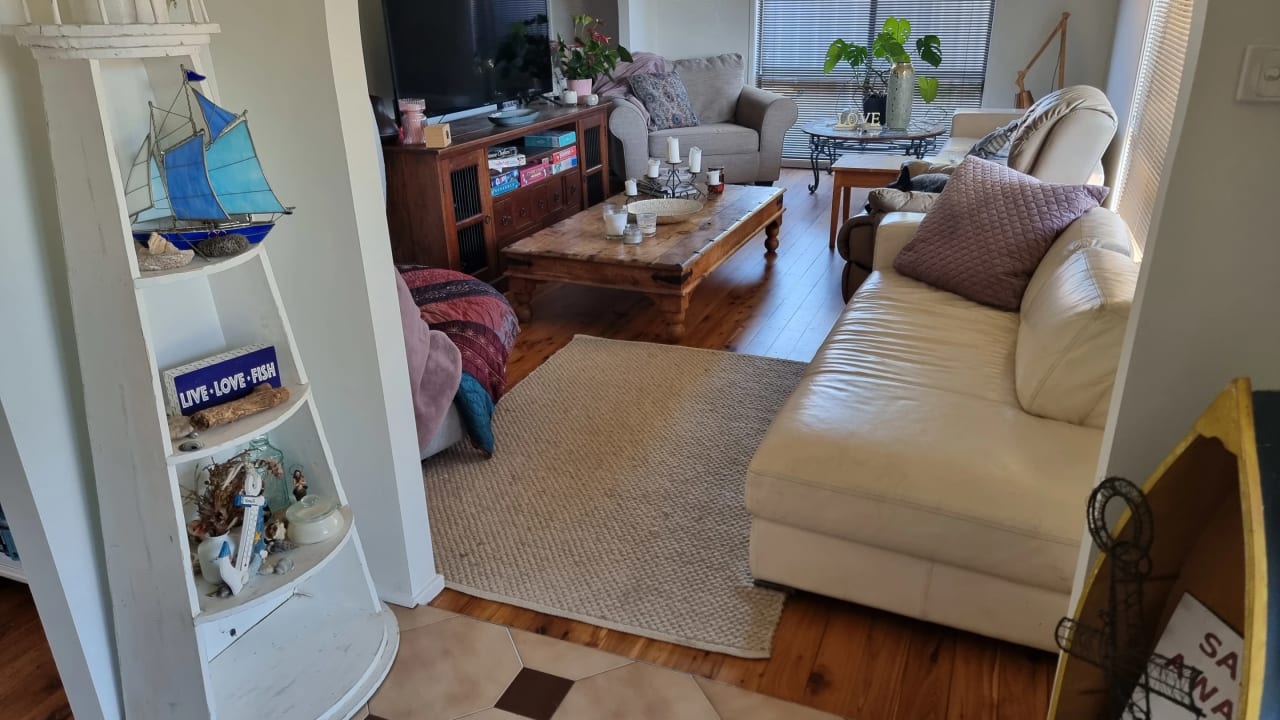 Room in a share house