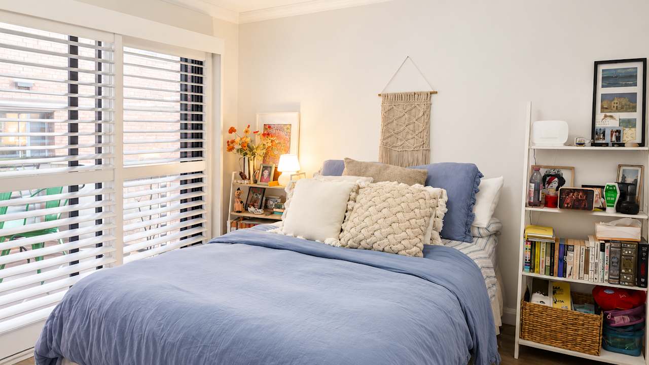 Unfurnished room in a flatshare