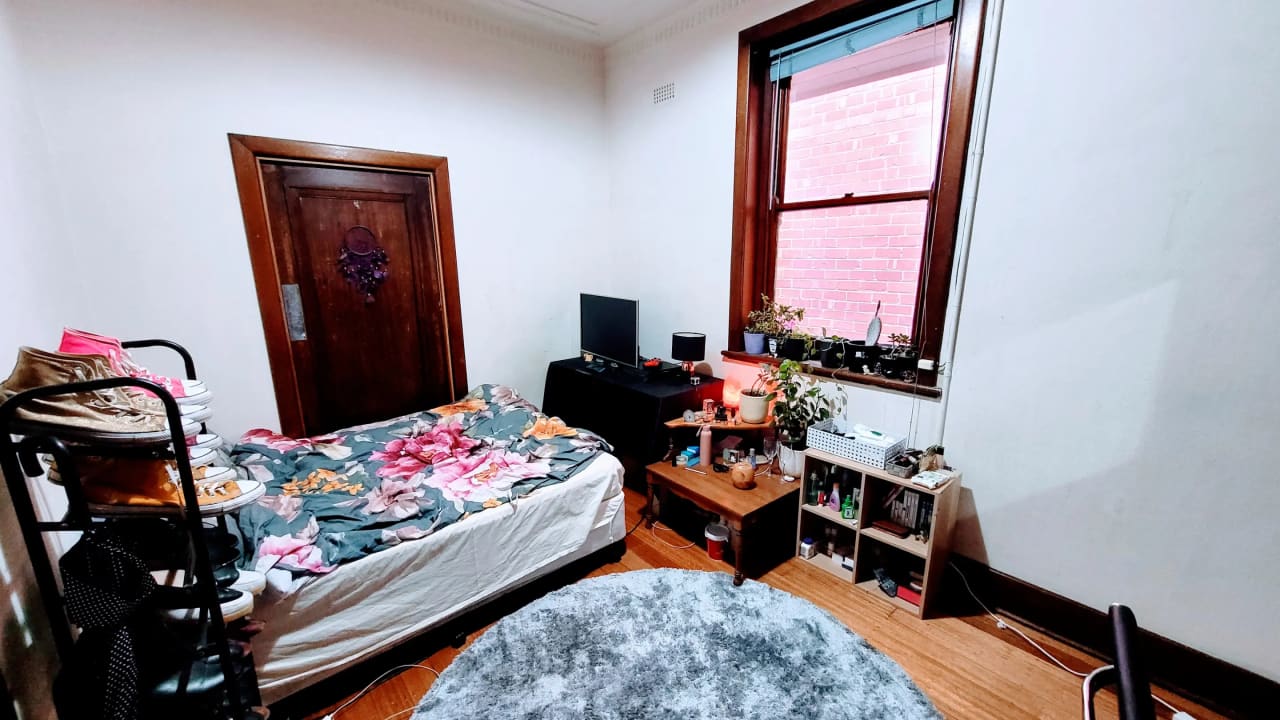 Furnished room in a share house