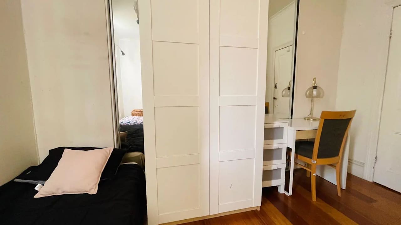 Furnished room in a share house