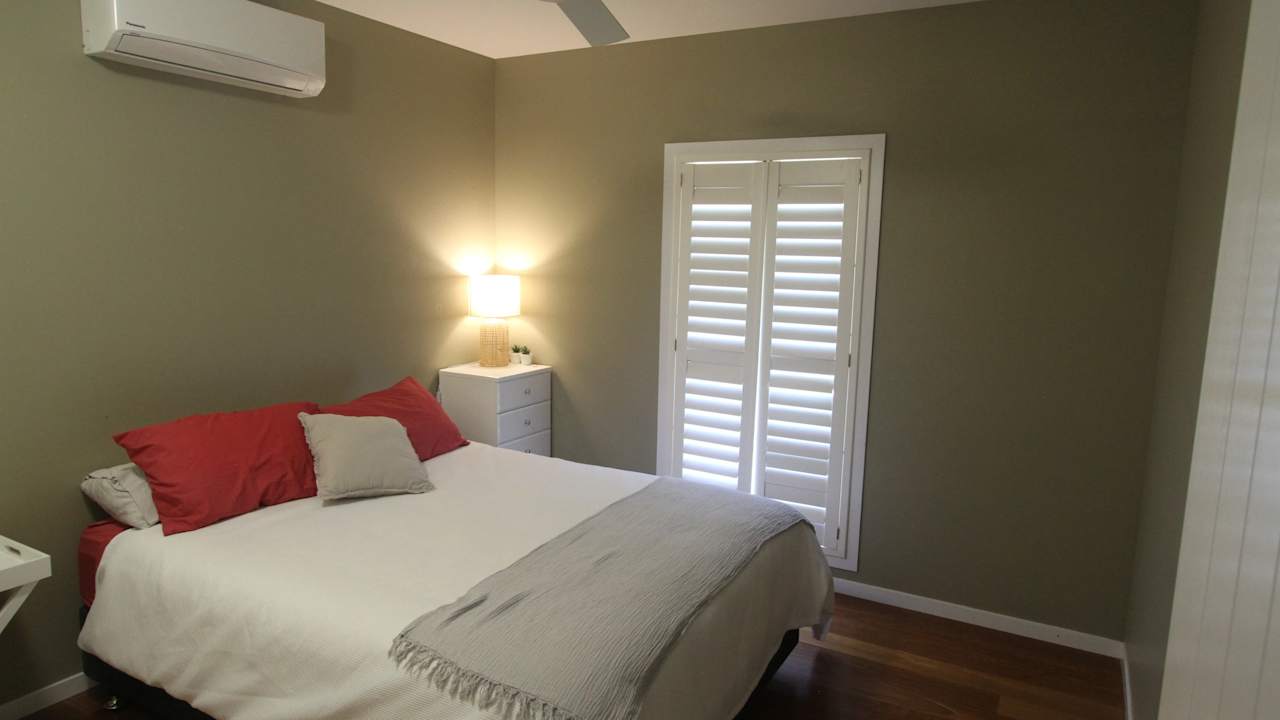 Room in a share house