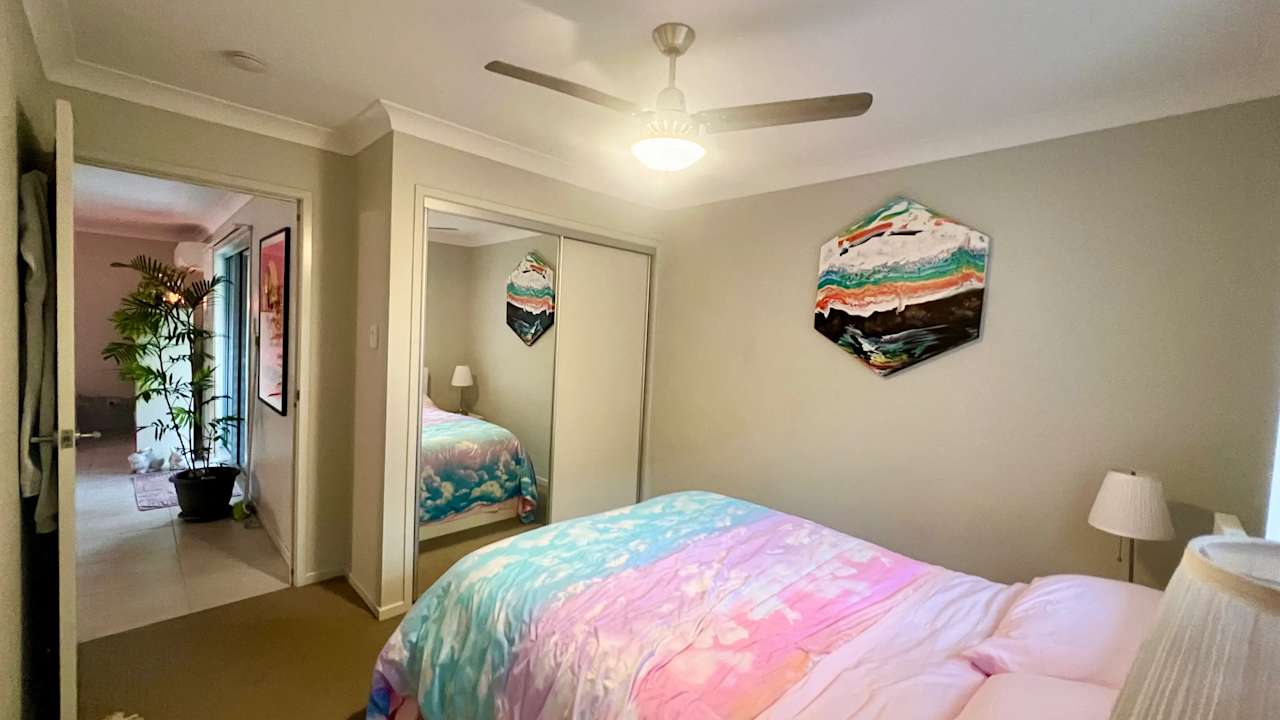 Furnished room in a share house