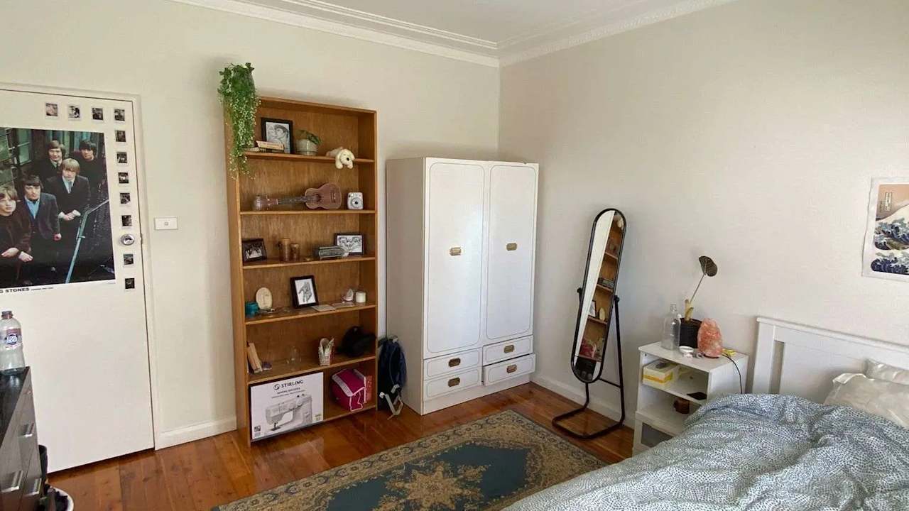 Furnished room in a share house