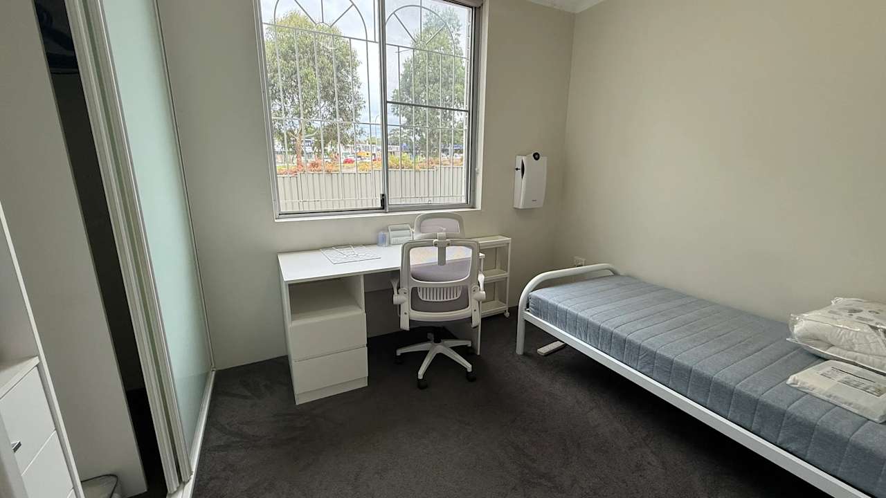Furnished room in a flatshare