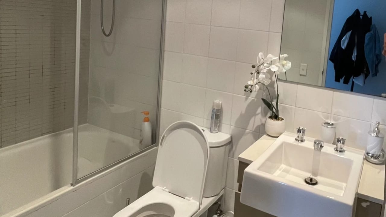 Furnished room with own bathroom