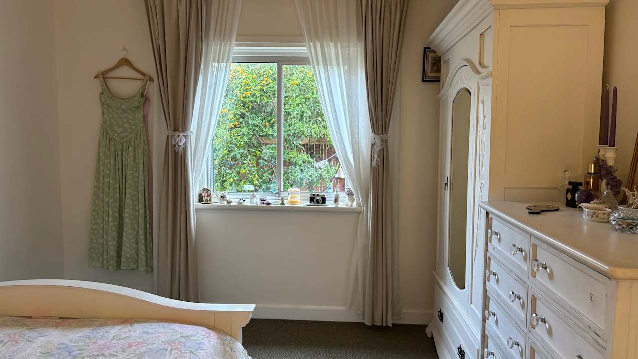 Unfurnished room with own bathroom