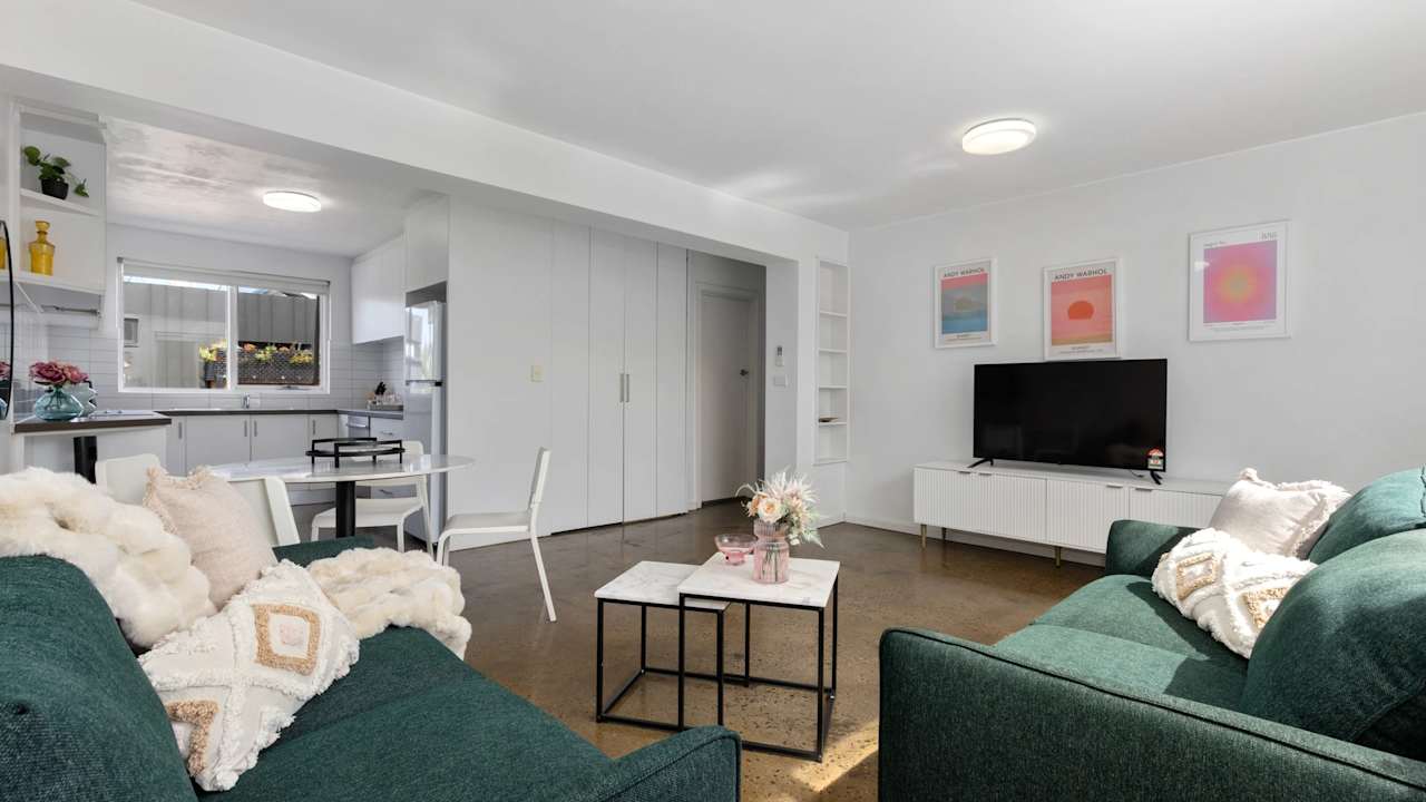 Furnished room in a flatshare