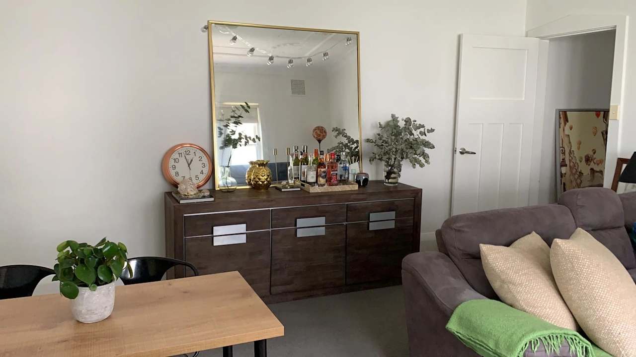 Furnished room in a flatshare