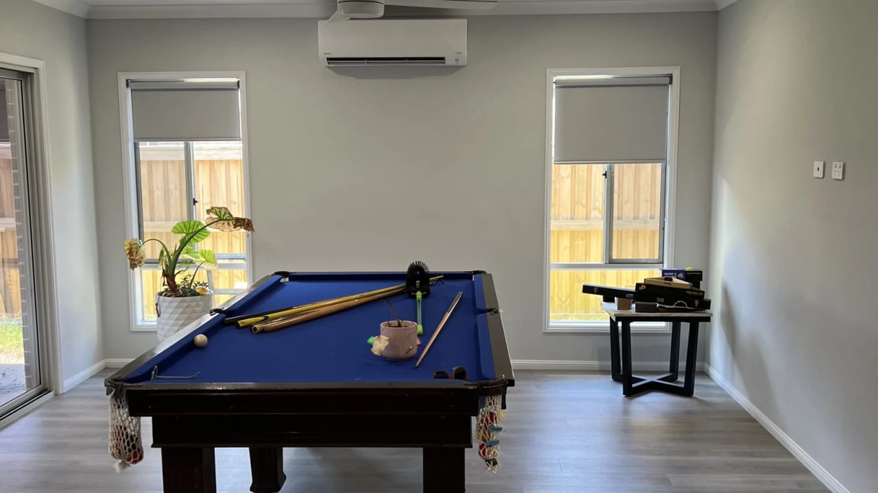 Room in a share house