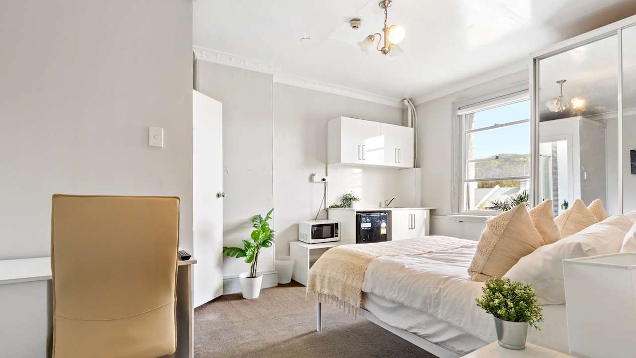 Furnished room studio flat for rent