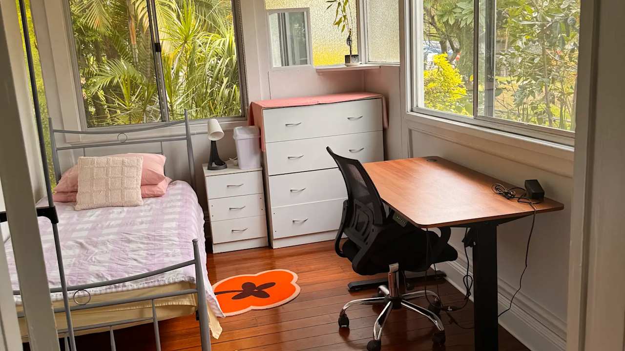 Furnished room in a share house