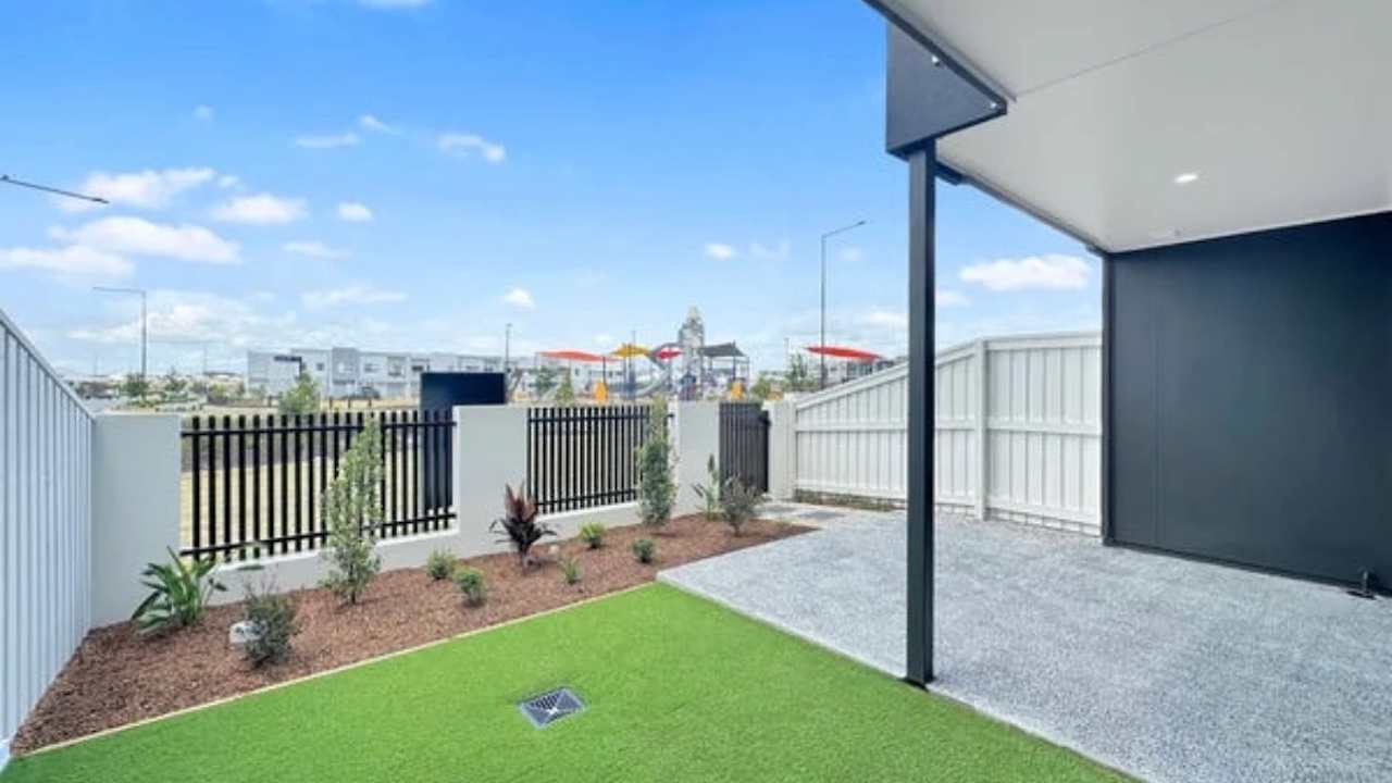 Unfurnished room in a share house