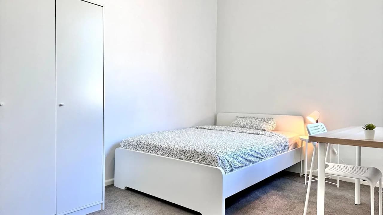 Furnished room in a share house