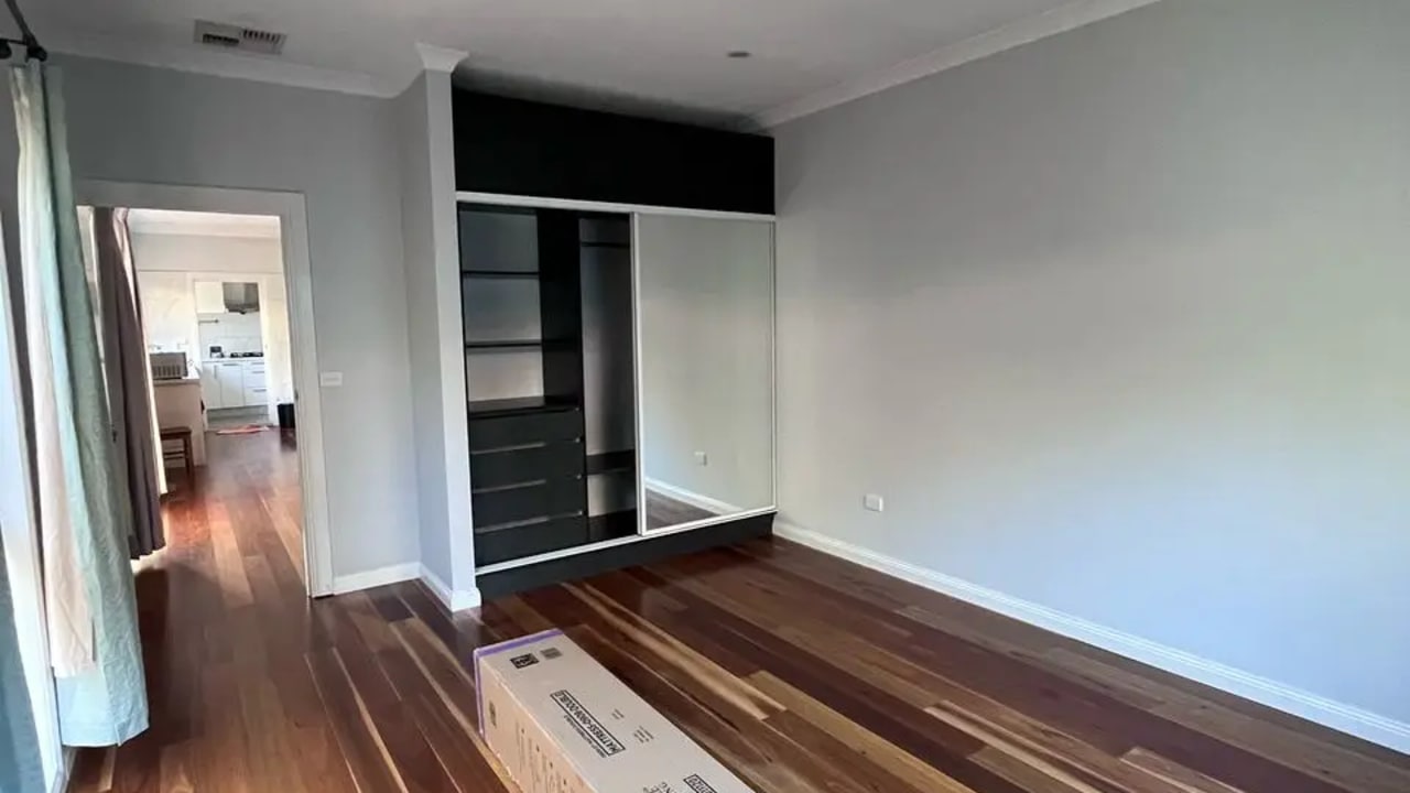 Room in a share house