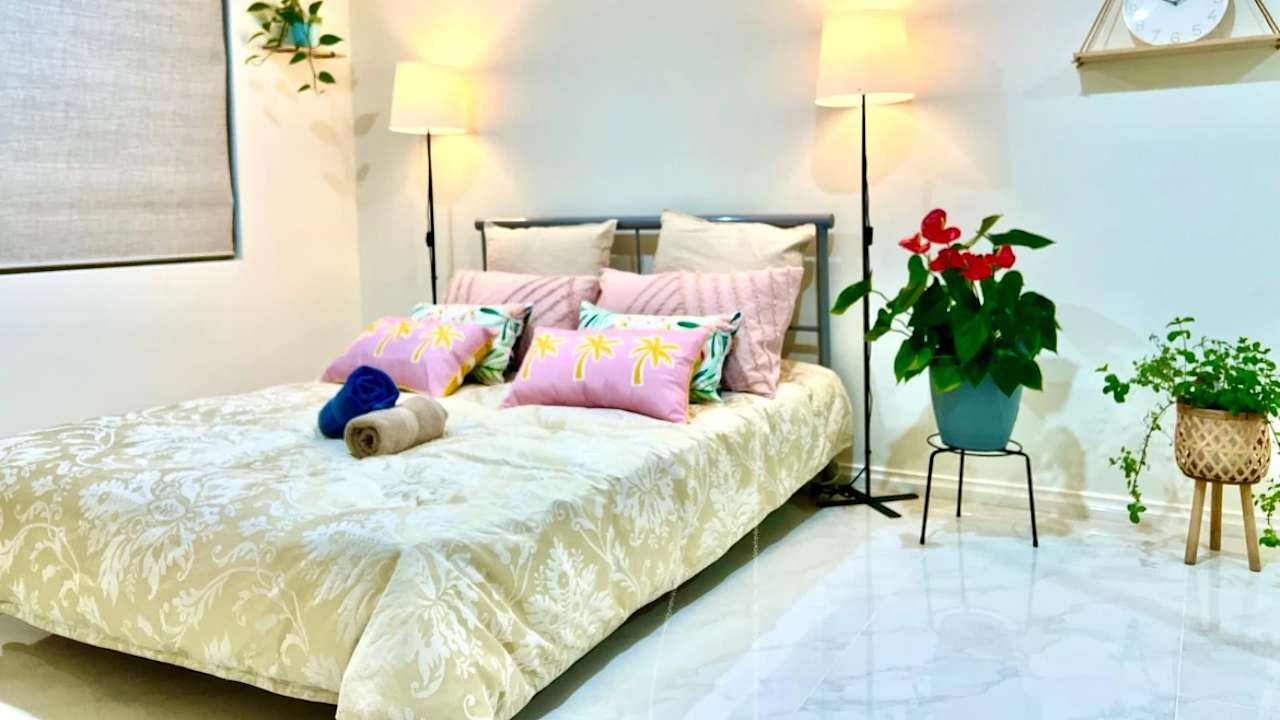 Furnished room with own bathroom