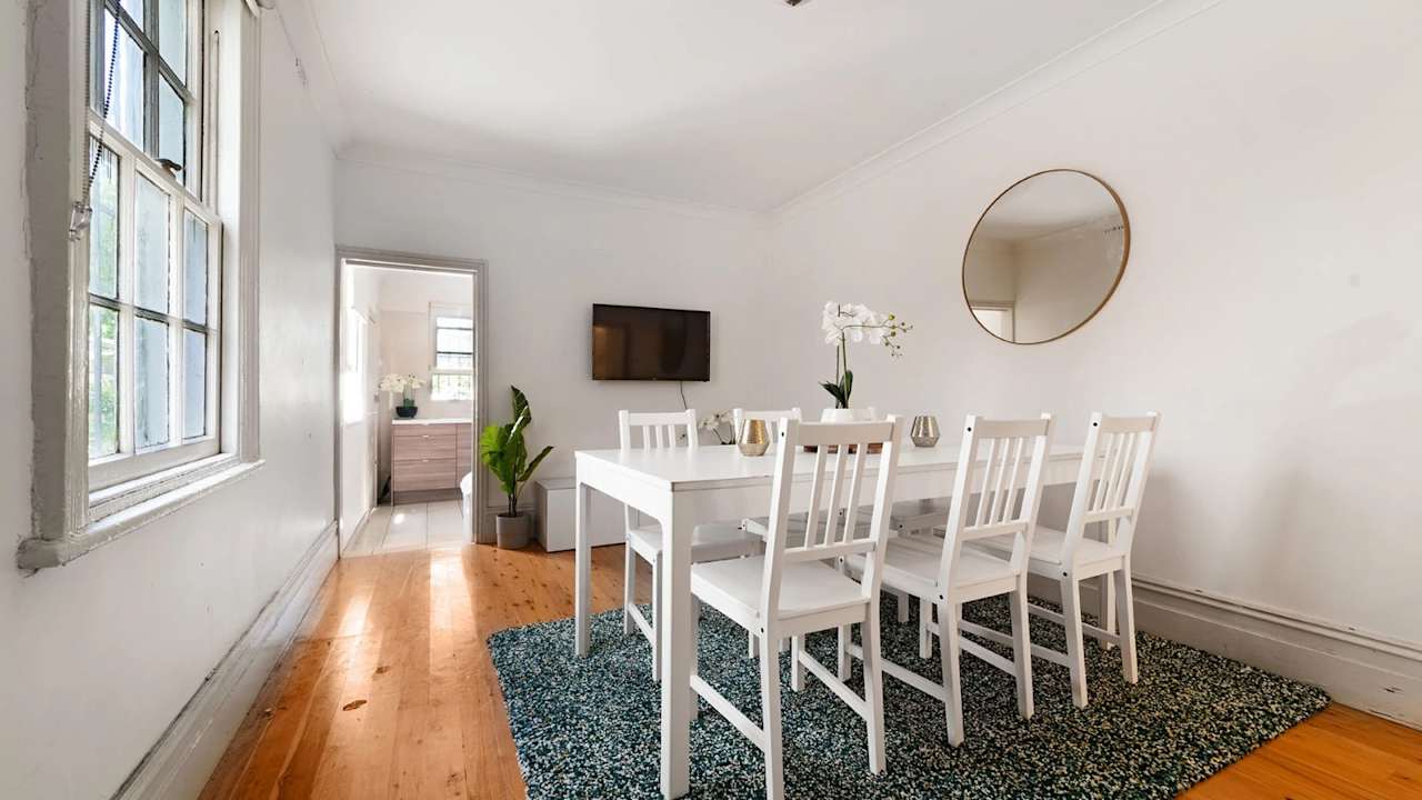 Furnished room in a flatshare